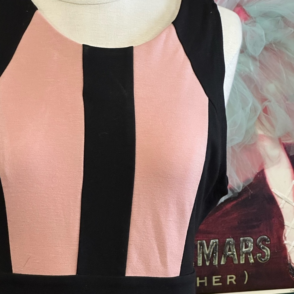 Peach 🍑 black dress - Picture 7 of 7
